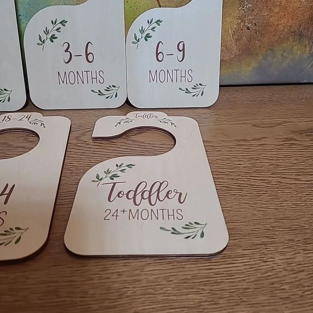 Baby Hanging Clothes Organizer Hangers Size Separators Wooden NB To Toddler